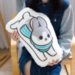 單筆捐款達6000元(含)以上，即贈「ㄇㄚˊ幾兔暖心造型抱枕─藍圍巾咕幾枕」乙個